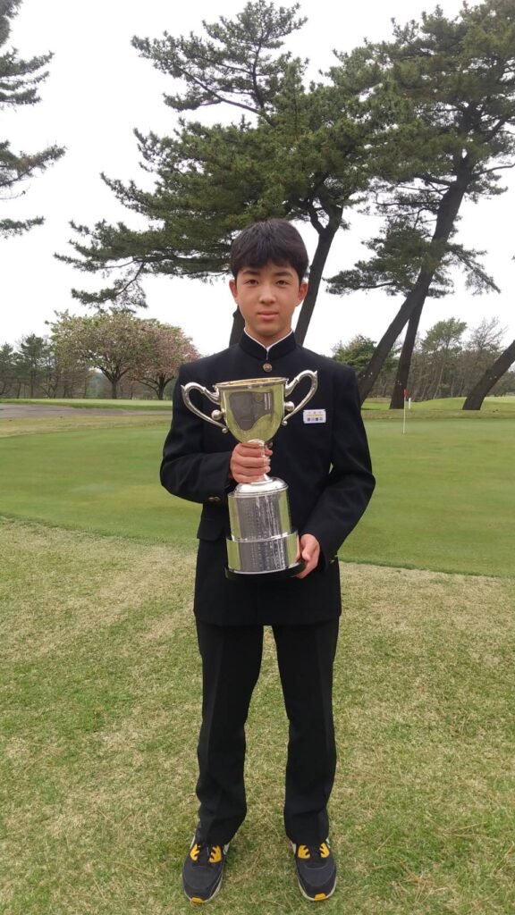 第52回秋田県アマチュアゴルフ選手権競技で史上最年少優勝をした藤田慶吾選手