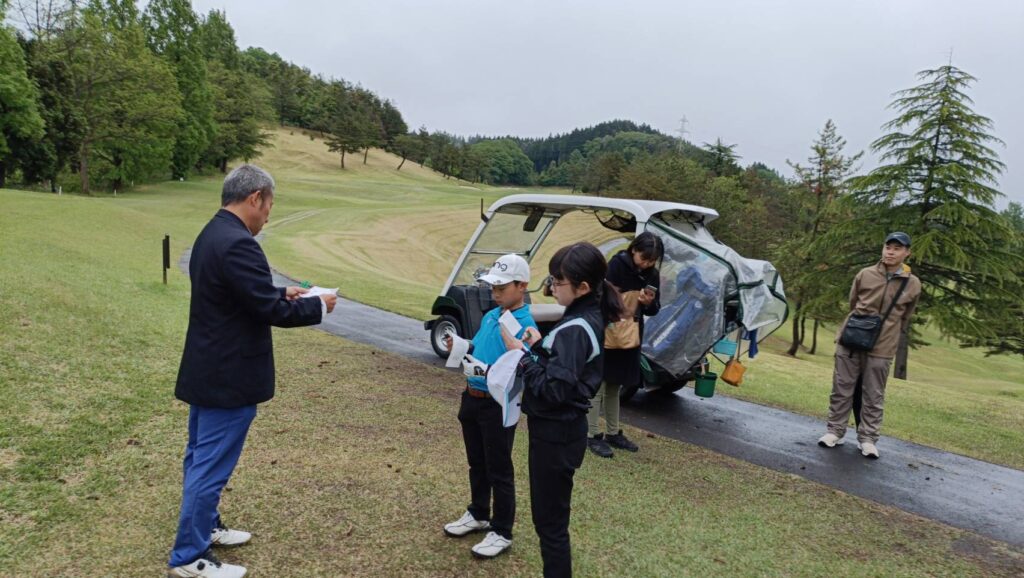 秋田県ジュニアゴルフアカデミー2025年5月度月例会の様子