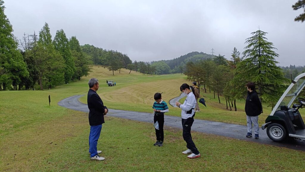 秋田県ジュニアゴルフアカデミー2025年5月度月例会の様子